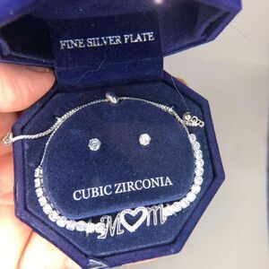 951 Fine Silver plate CZ "MOM" adjustable bracelet & stud earrings $60 new